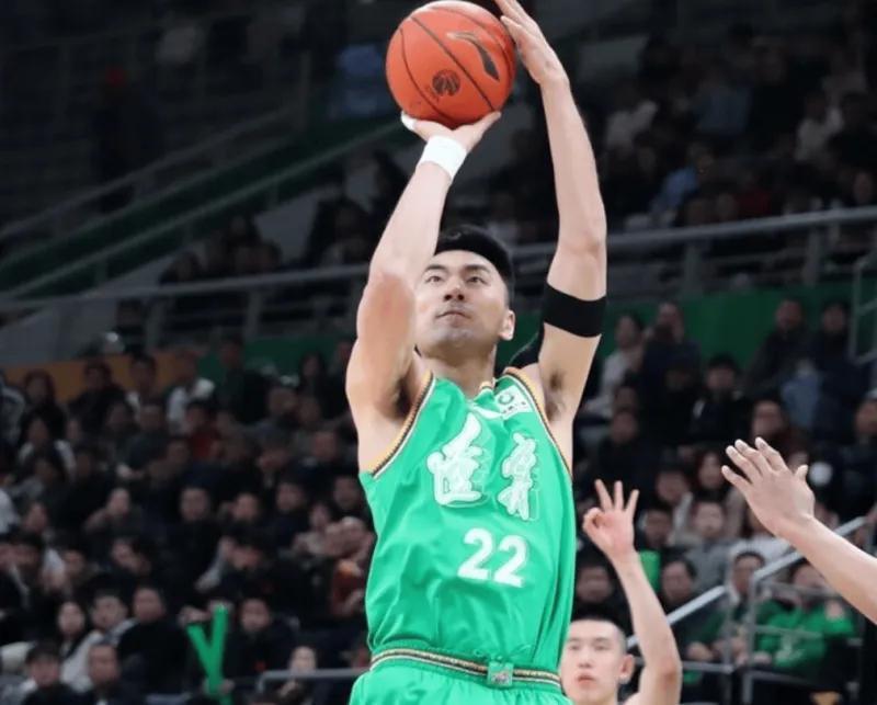 足球比赛-辽宁95-82战胜江苏 球员评价：4人满分，李晓旭及格，7人低迷