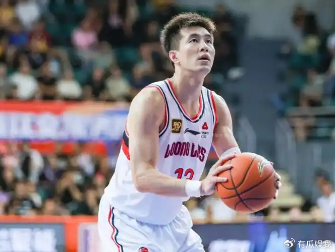 亚冠联赛-前往北京，郭艾伦深夜发声，官宣决定，广州批准，周琦祝福|广东男篮|中国男篮|球迷|手术|比赛_新浪体育_新浪新闻